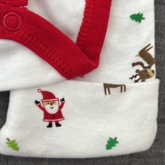 $10 bundle NWT Carters Christmas set - size 9m - Picture 6 of 8